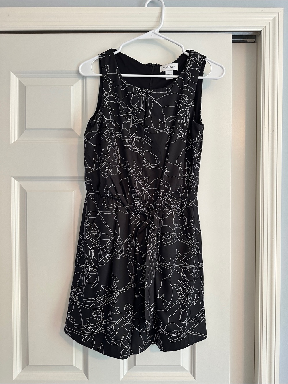 Calvin Klein Black Sleeveless Floral-Outline Tie-Waist romper